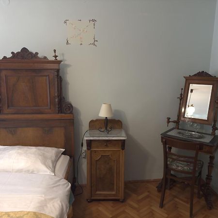 Guesthouse Kuca Na Sterne Ловран Екстериор снимка