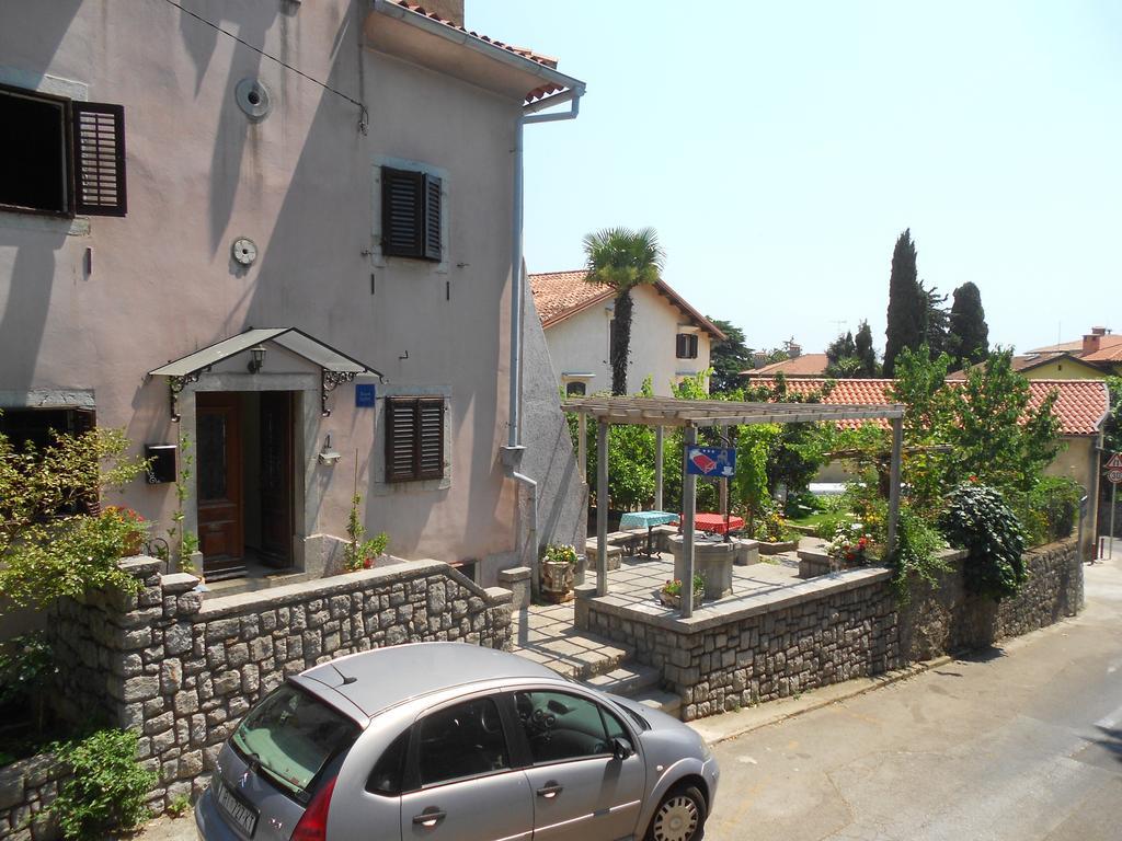 Guesthouse Kuca Na Sterne Ловран Екстериор снимка